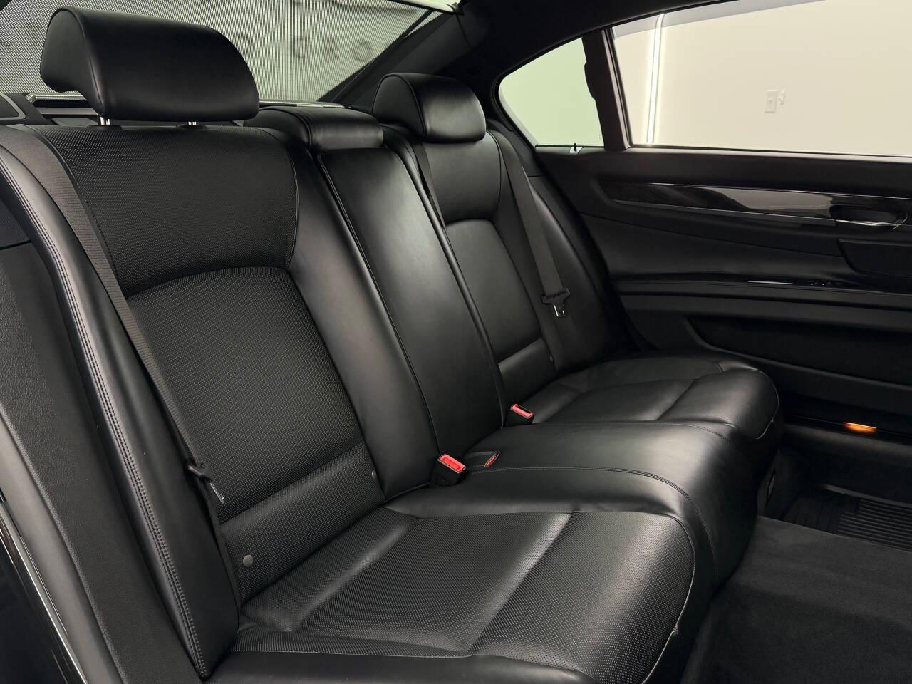 BMW 7-Series 750Li 2013