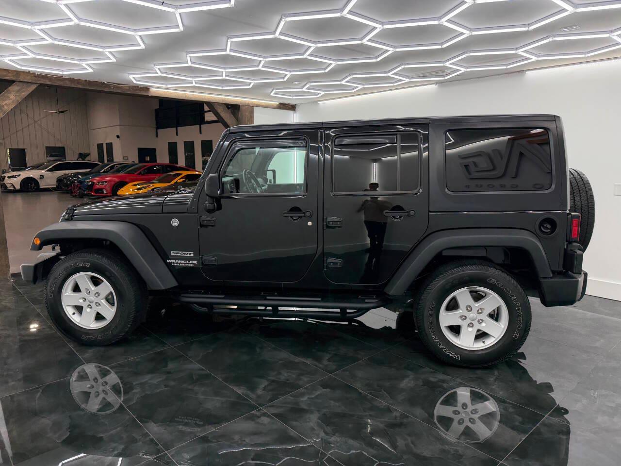 Jeep Wrangler Unlimited Sport 4WD 2017
