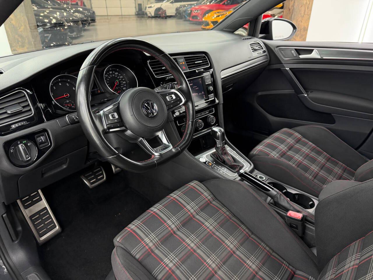 Volkswagen Golf GTI SE 7A 2019