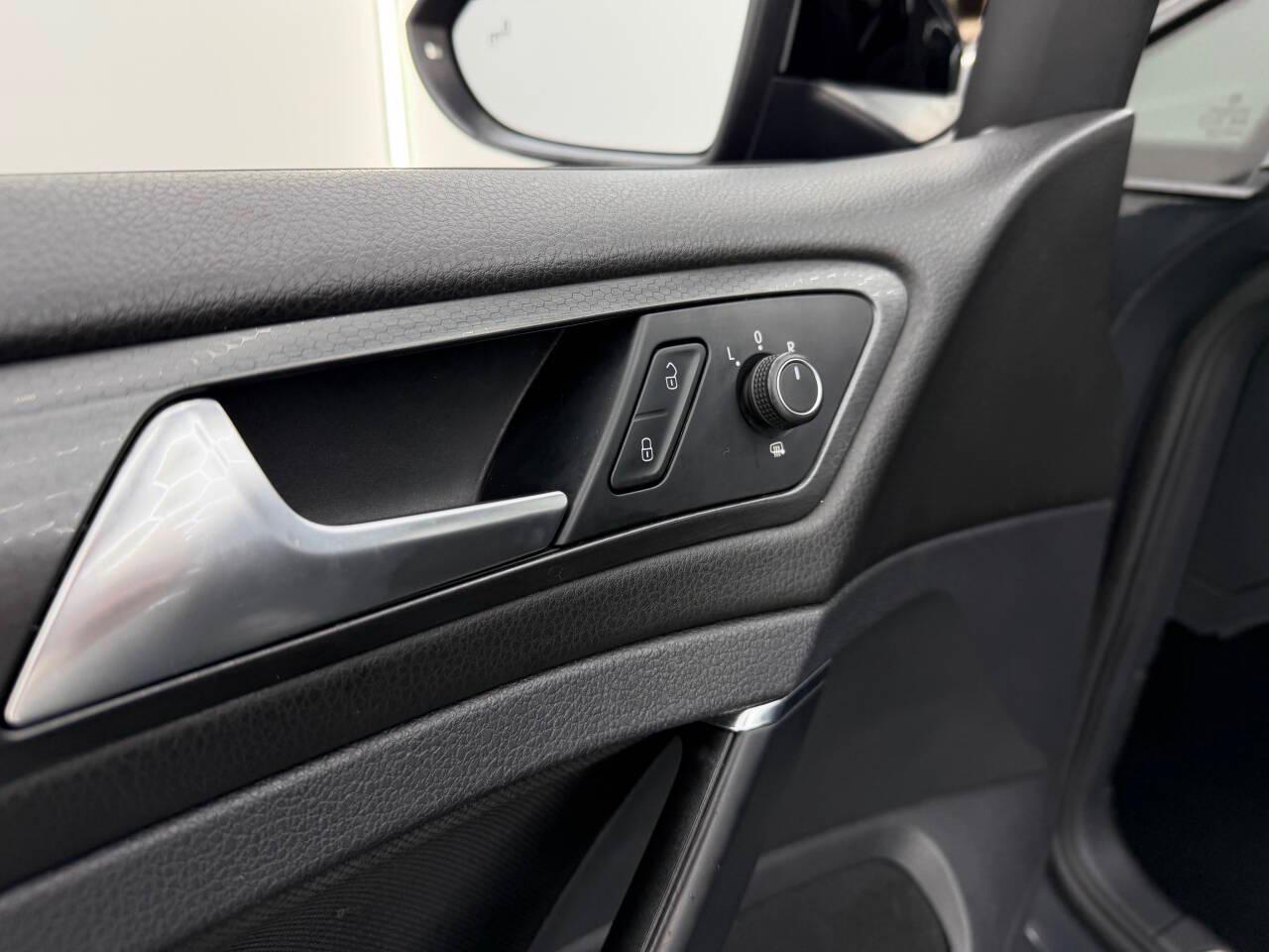 Volkswagen Golf GTI SE 7A 2019