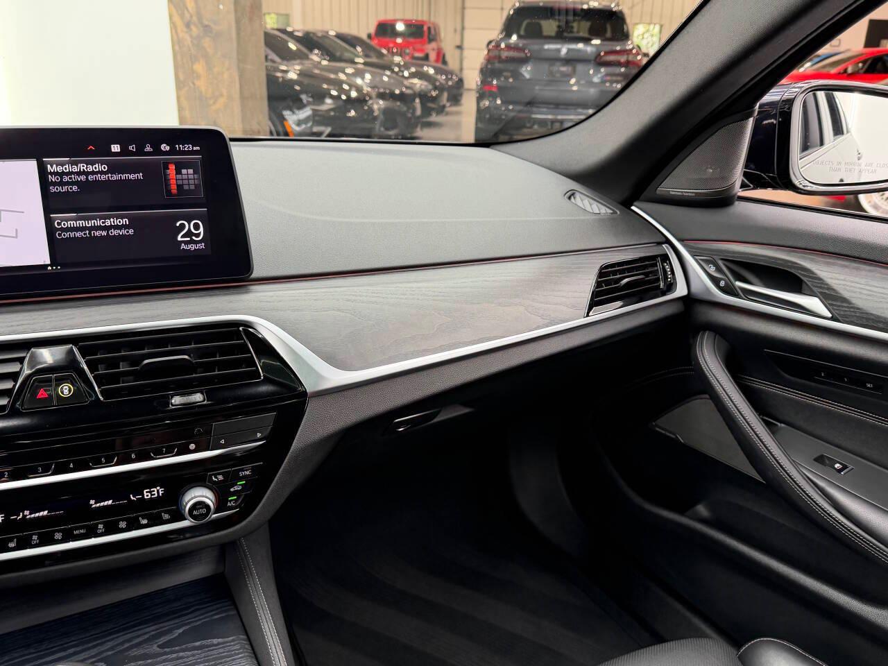 BMW 5-Series 540i 2021