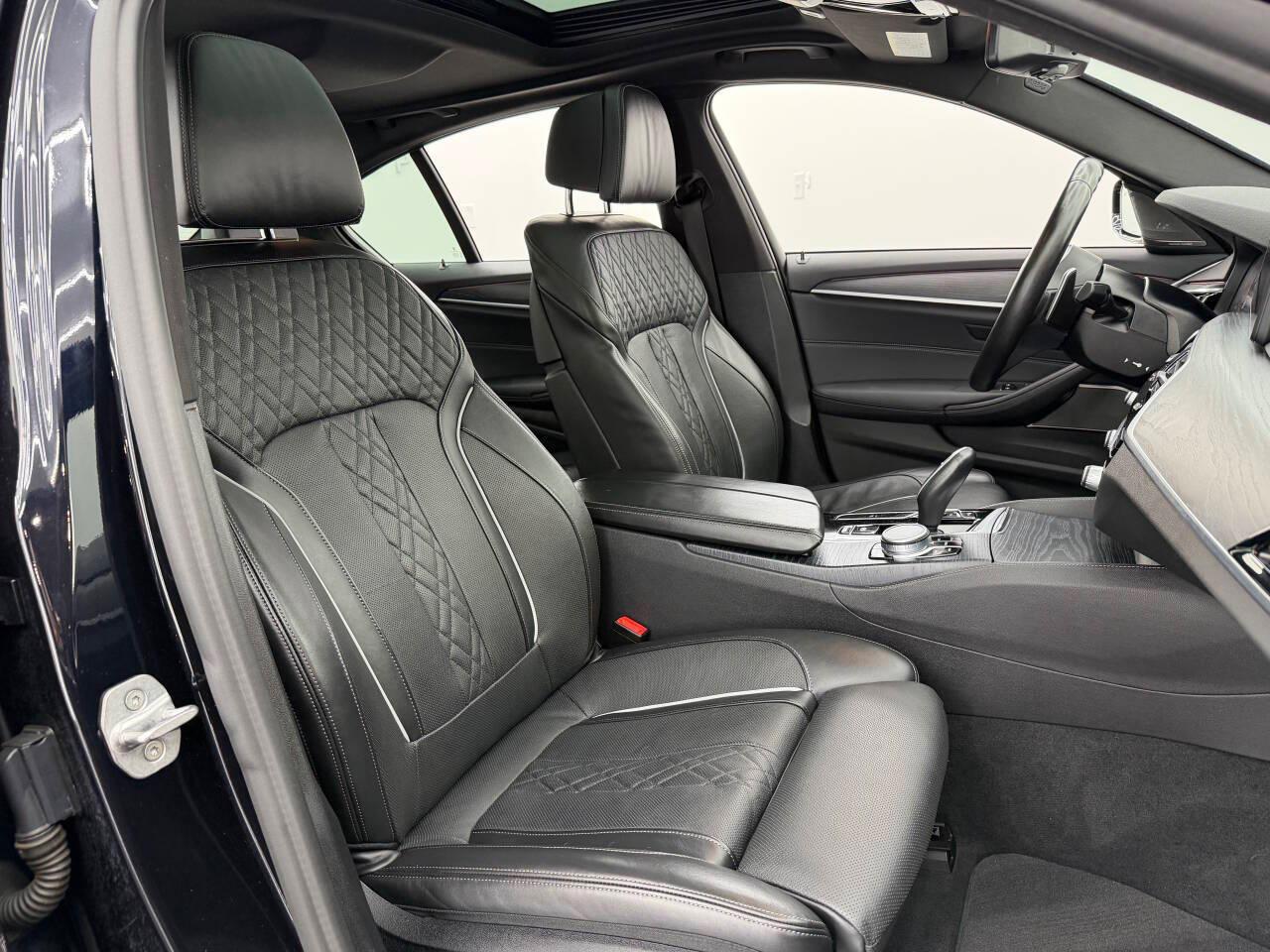 BMW 5-Series 540i 2021