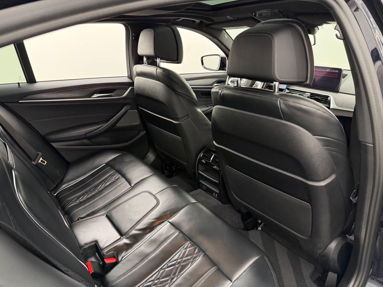 BMW 5-Series 540i 2021