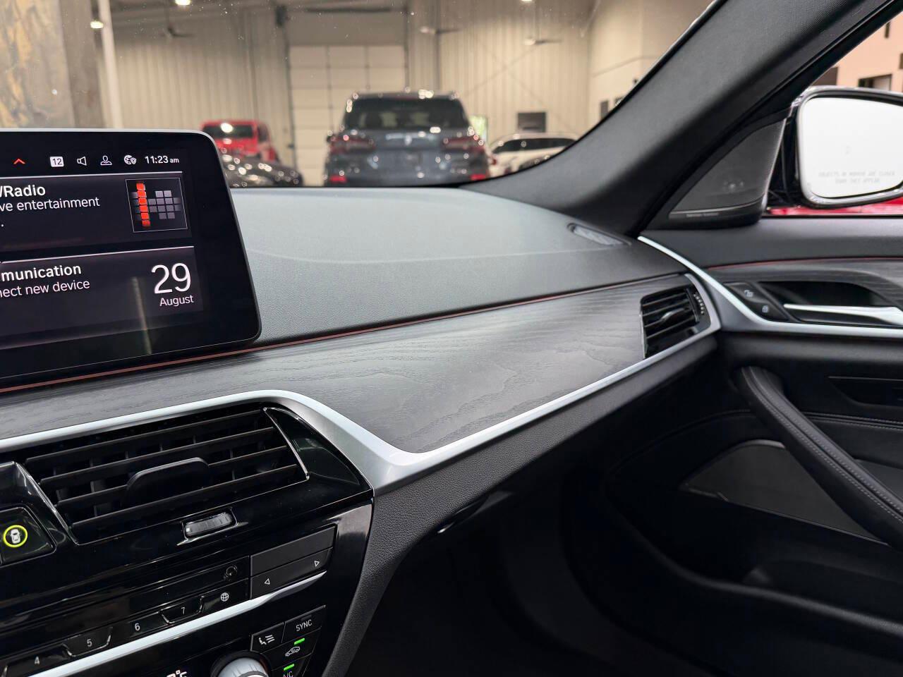 BMW 5-Series 540i 2021