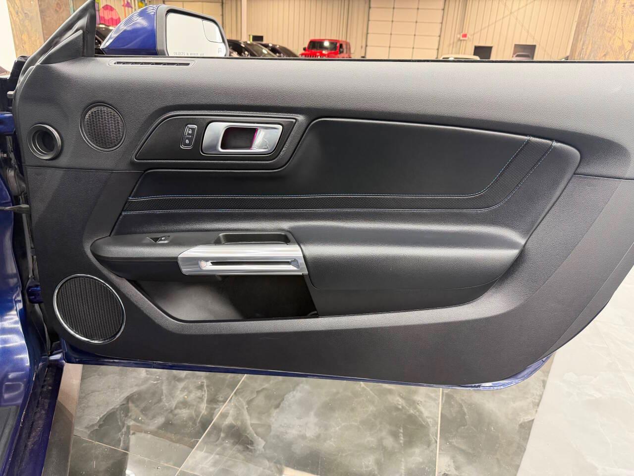 Ford Mustang GT Premium Coupe 2018