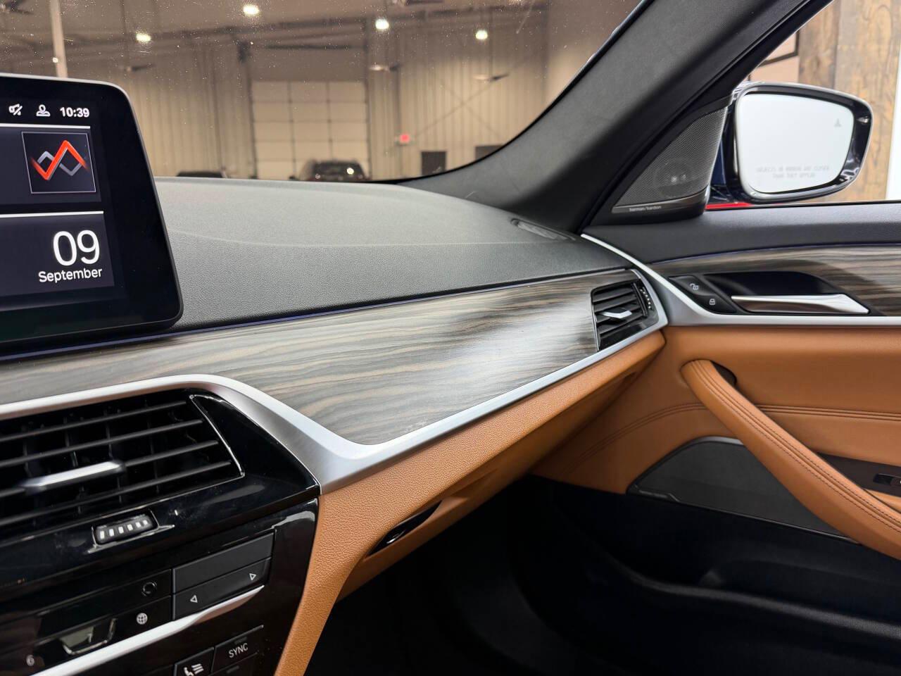 BMW 5-Series 540i 2021