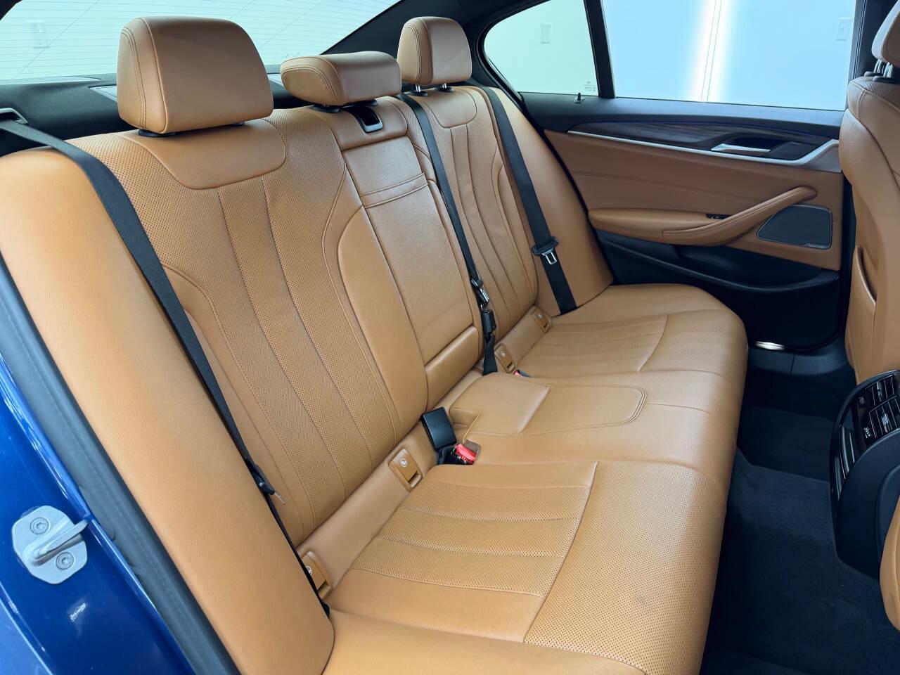 BMW 5-Series 540i 2021