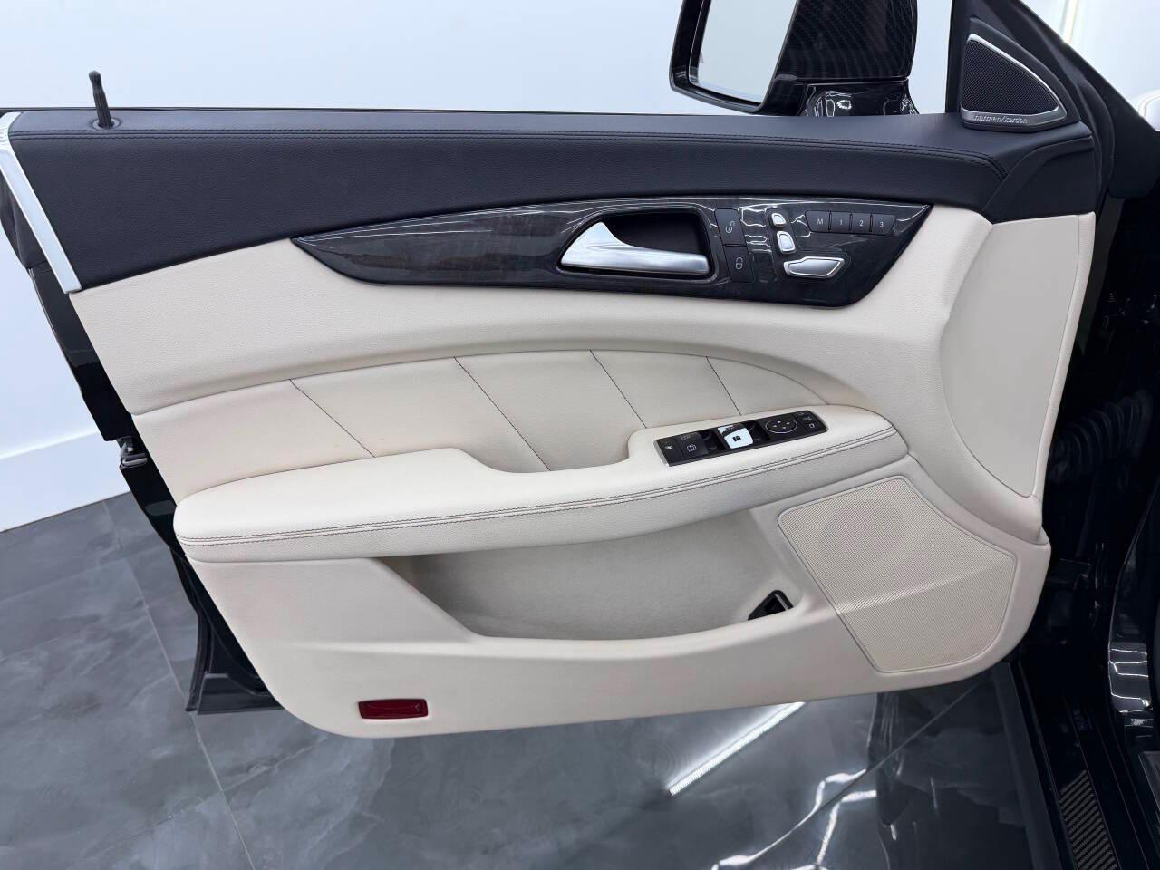 Mercedes-Benz CLS-Class CLS550 4MATIC 2016