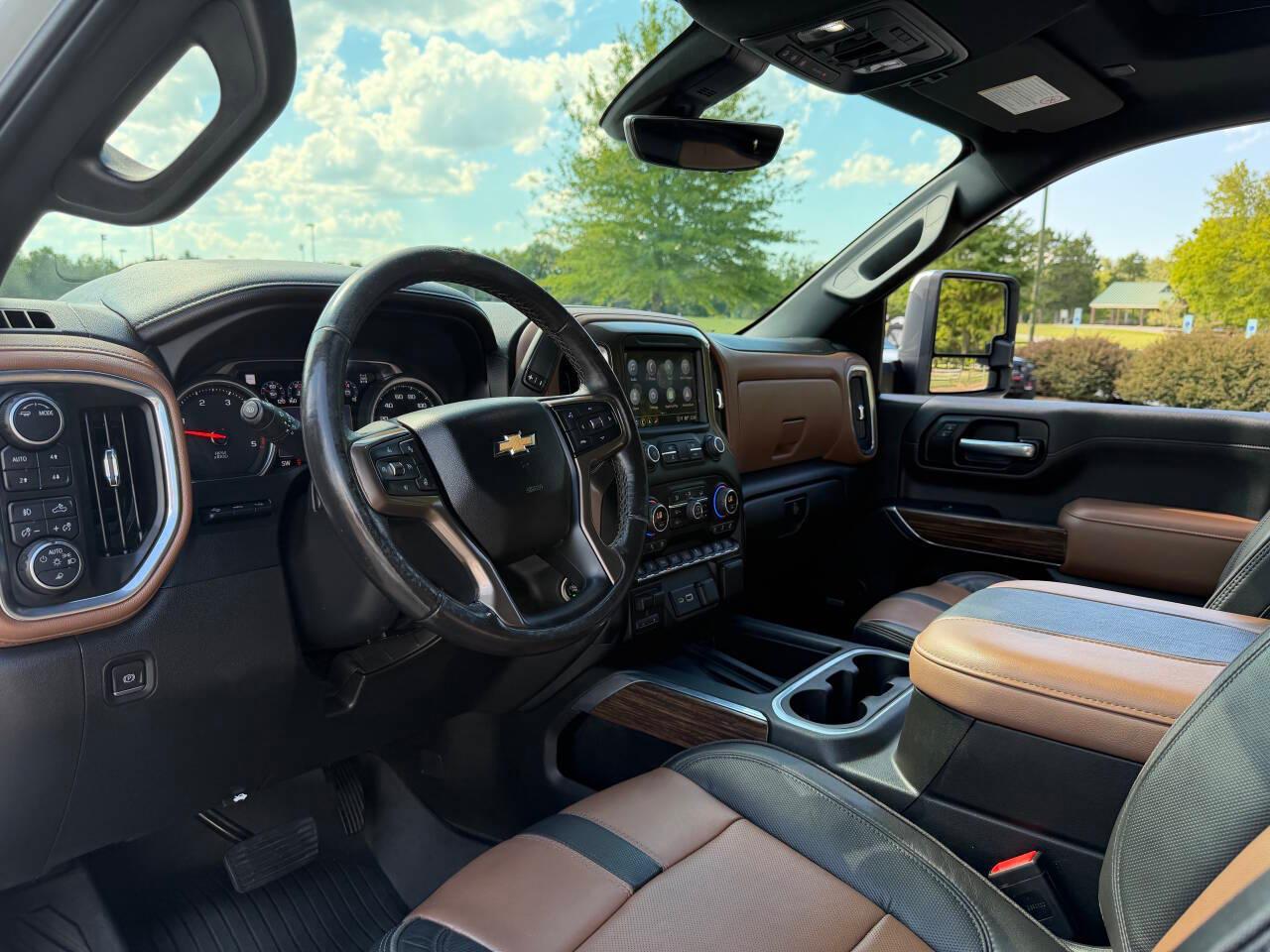 Chevrolet Silverado 2500HD High Country Crew Cab Short Box 4WD 2023