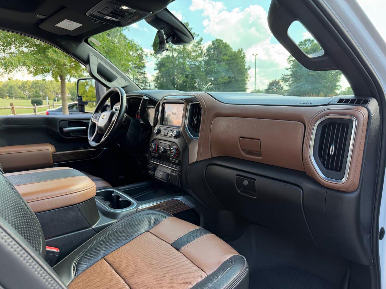 Chevrolet Silverado 2500HD High Country Crew Cab Short Box 4WD 2023