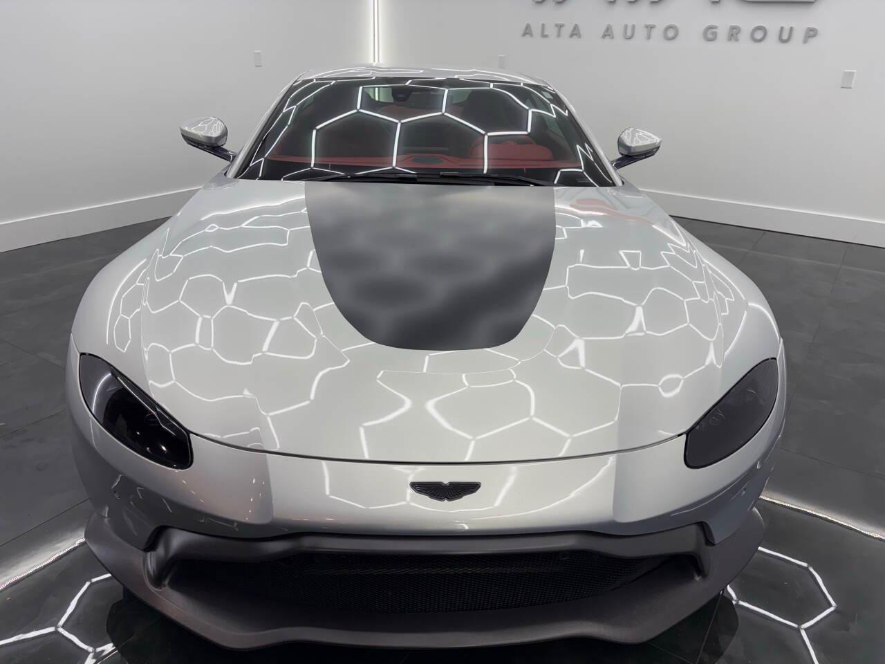 Aston Martin Vantage Base 2019