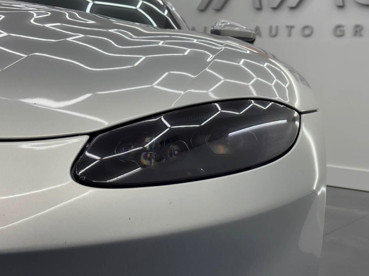 Aston Martin Vantage Base 2019