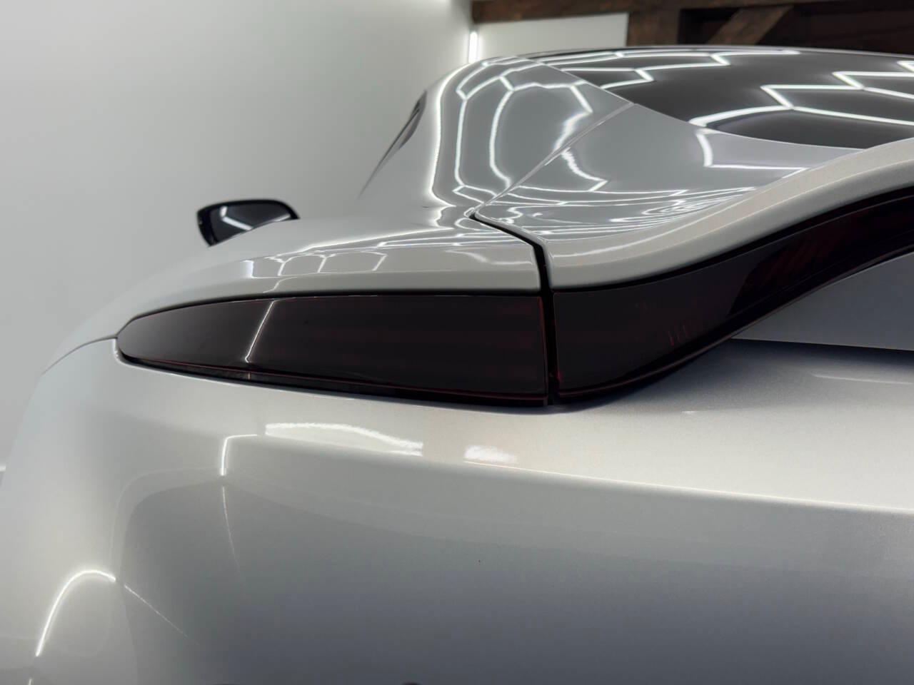 Aston Martin Vantage Base 2019