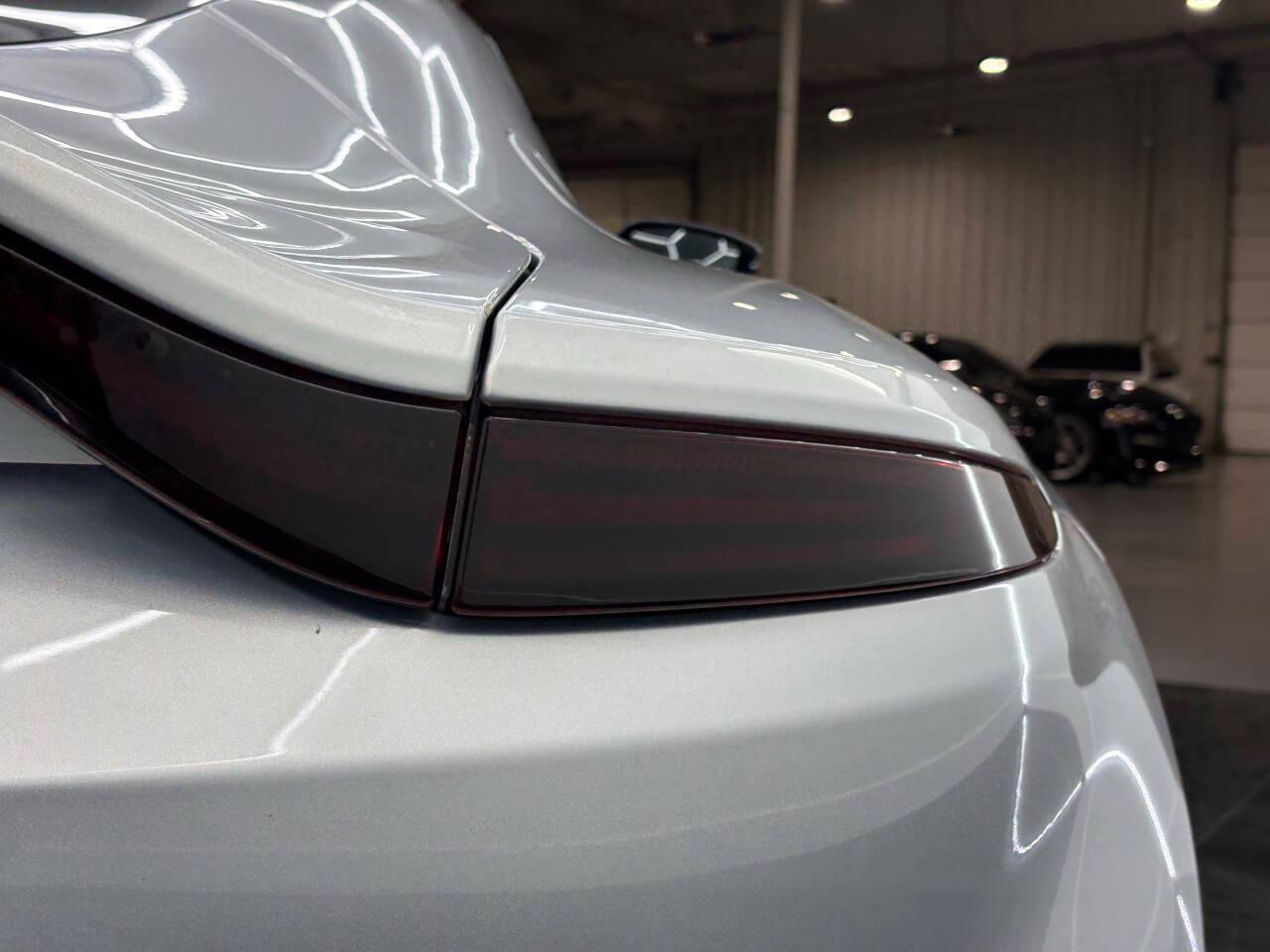 Aston Martin Vantage Base 2019