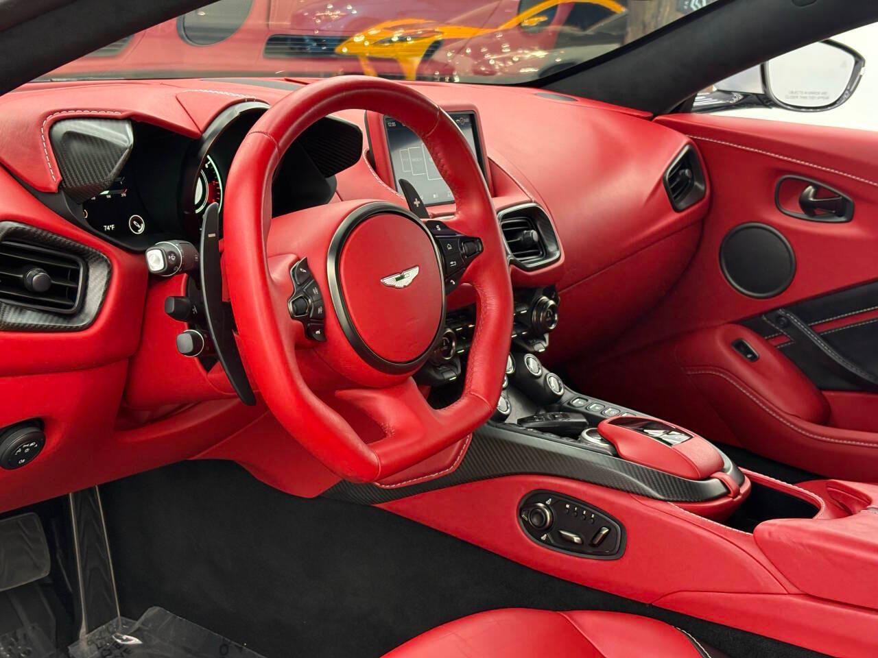 Aston Martin Vantage Base 2019