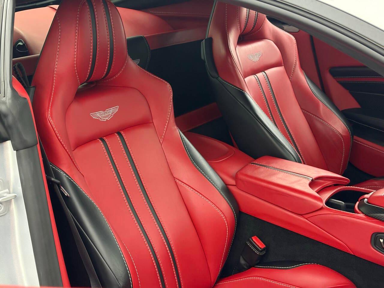 Aston Martin Vantage Base 2019