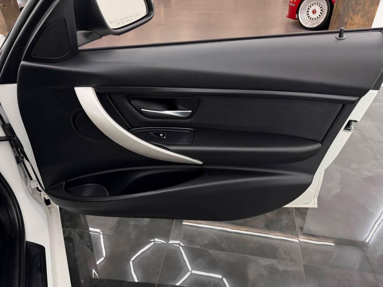 BMW 3-Series 320i xDrive Sedan 2018