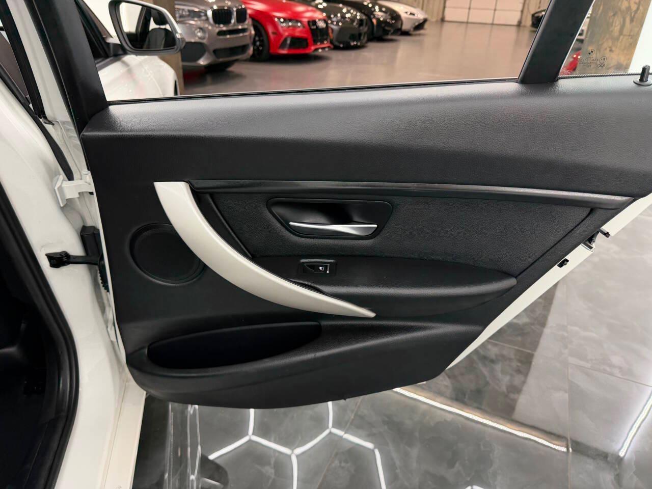 BMW 3-Series 320i xDrive Sedan 2018