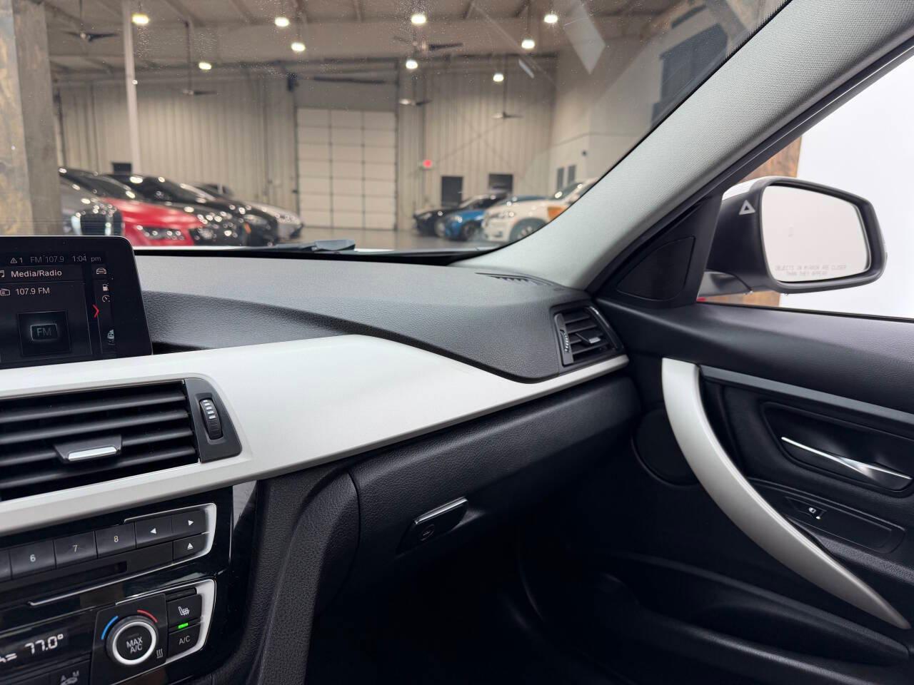 BMW 3-Series 320i xDrive Sedan 2018