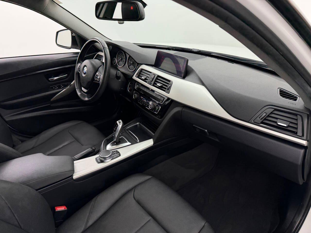 BMW 3-Series 320i xDrive Sedan 2018