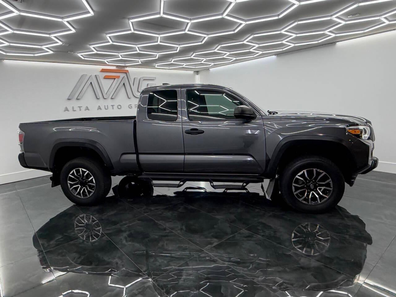 Toyota Tacoma SR5 Access Cab I4 6AT 4WD 2020
