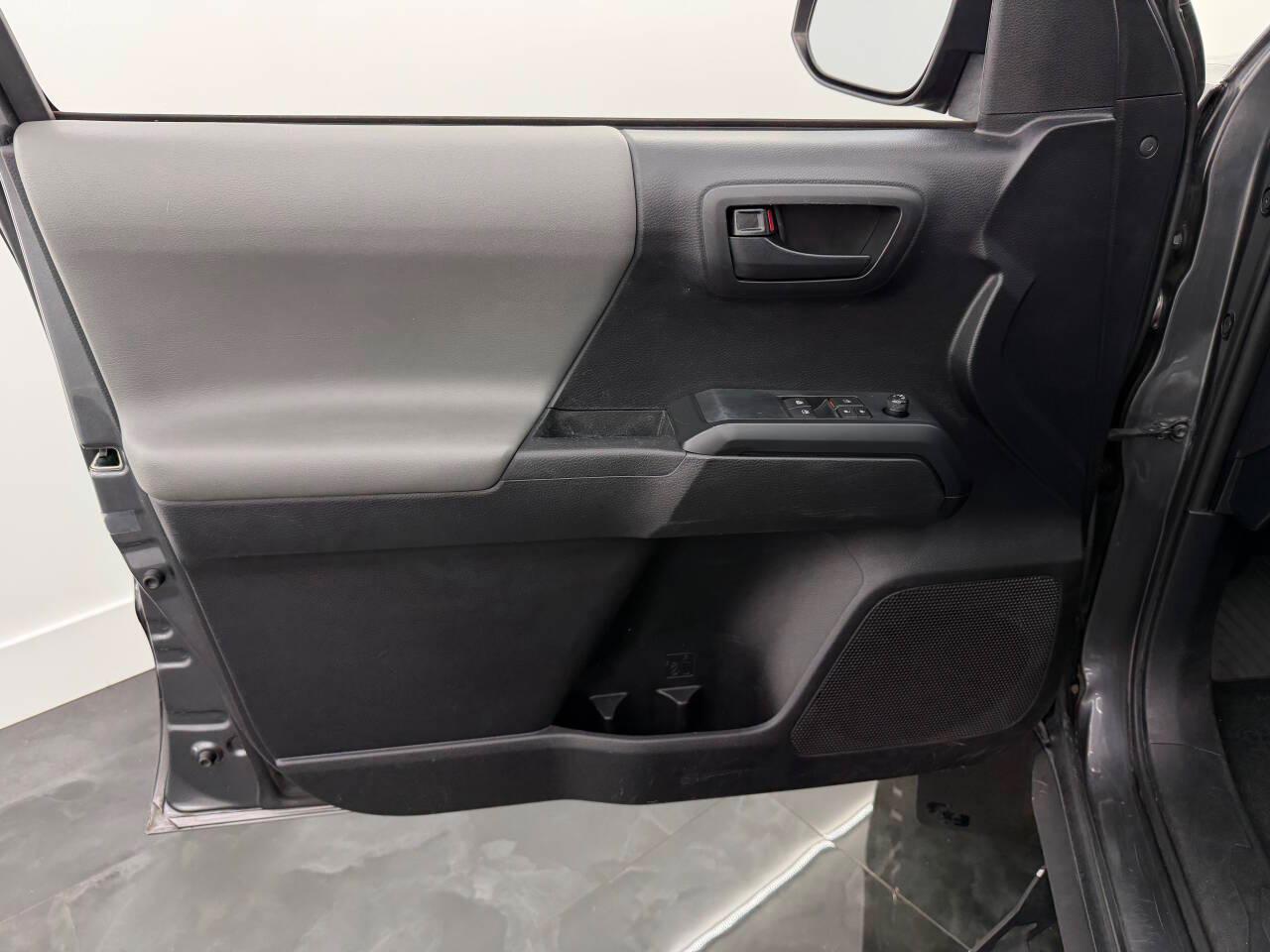 Toyota Tacoma SR5 Access Cab I4 6AT 4WD 2020