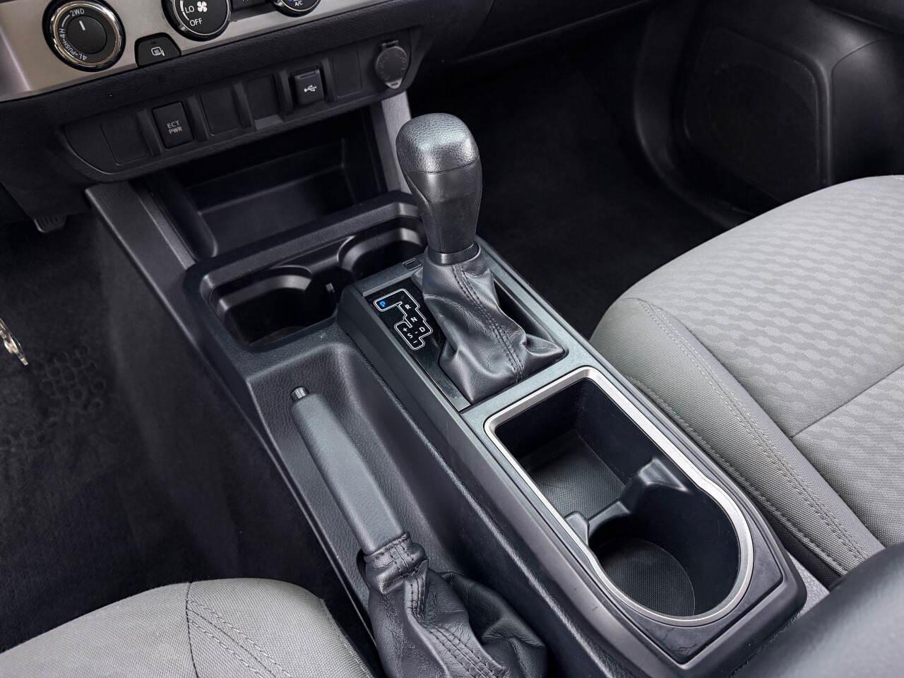 Toyota Tacoma SR5 Access Cab I4 6AT 4WD 2020