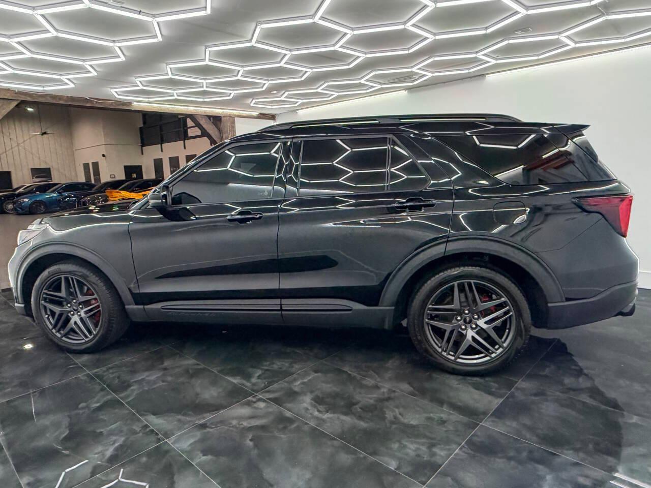 Ford Explorer ST 2025