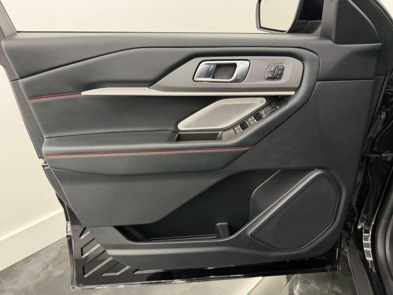 Ford Explorer ST 2025