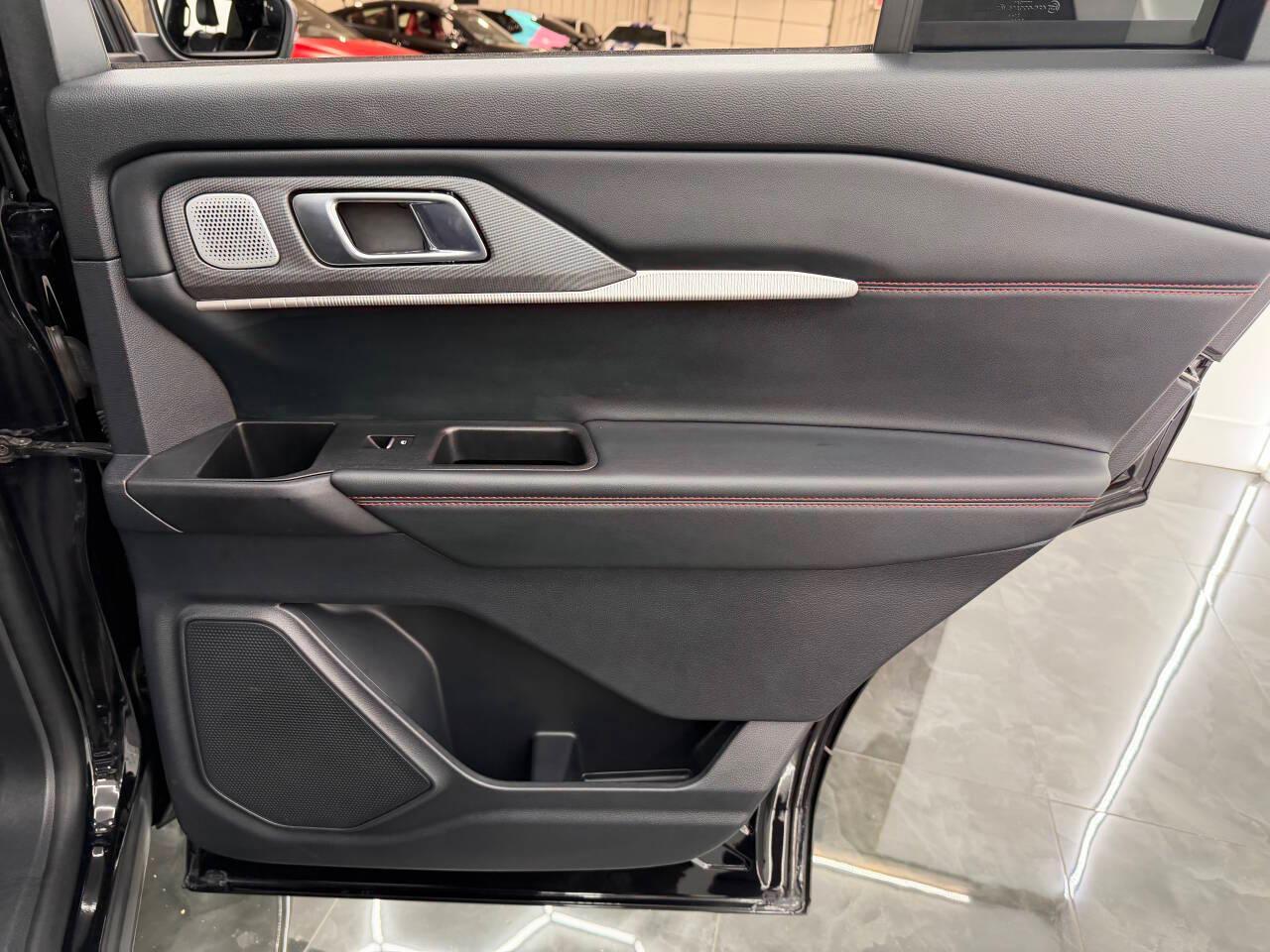 Ford Explorer ST 2025