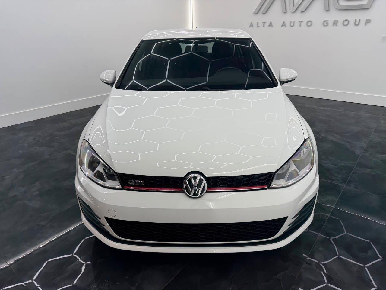 Volkswagen Golf GTI S 6A 4-Door 2017