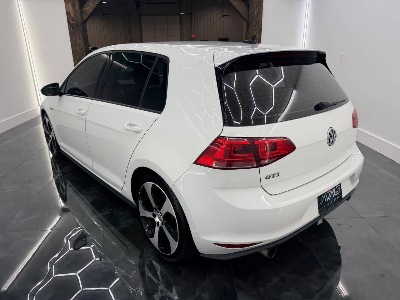 Volkswagen Golf GTI S 6A 4-Door 2017