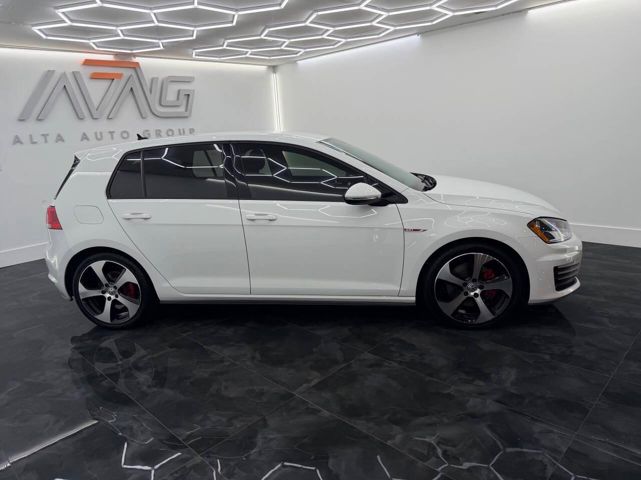Volkswagen Golf GTI S 6A 4-Door 2017