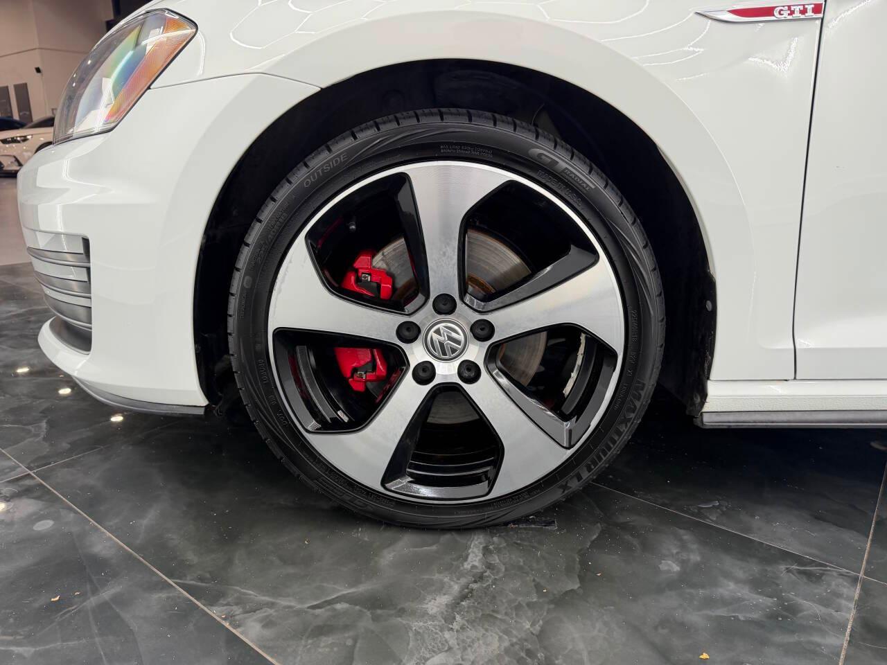 Volkswagen Golf GTI S 6A 4-Door 2017