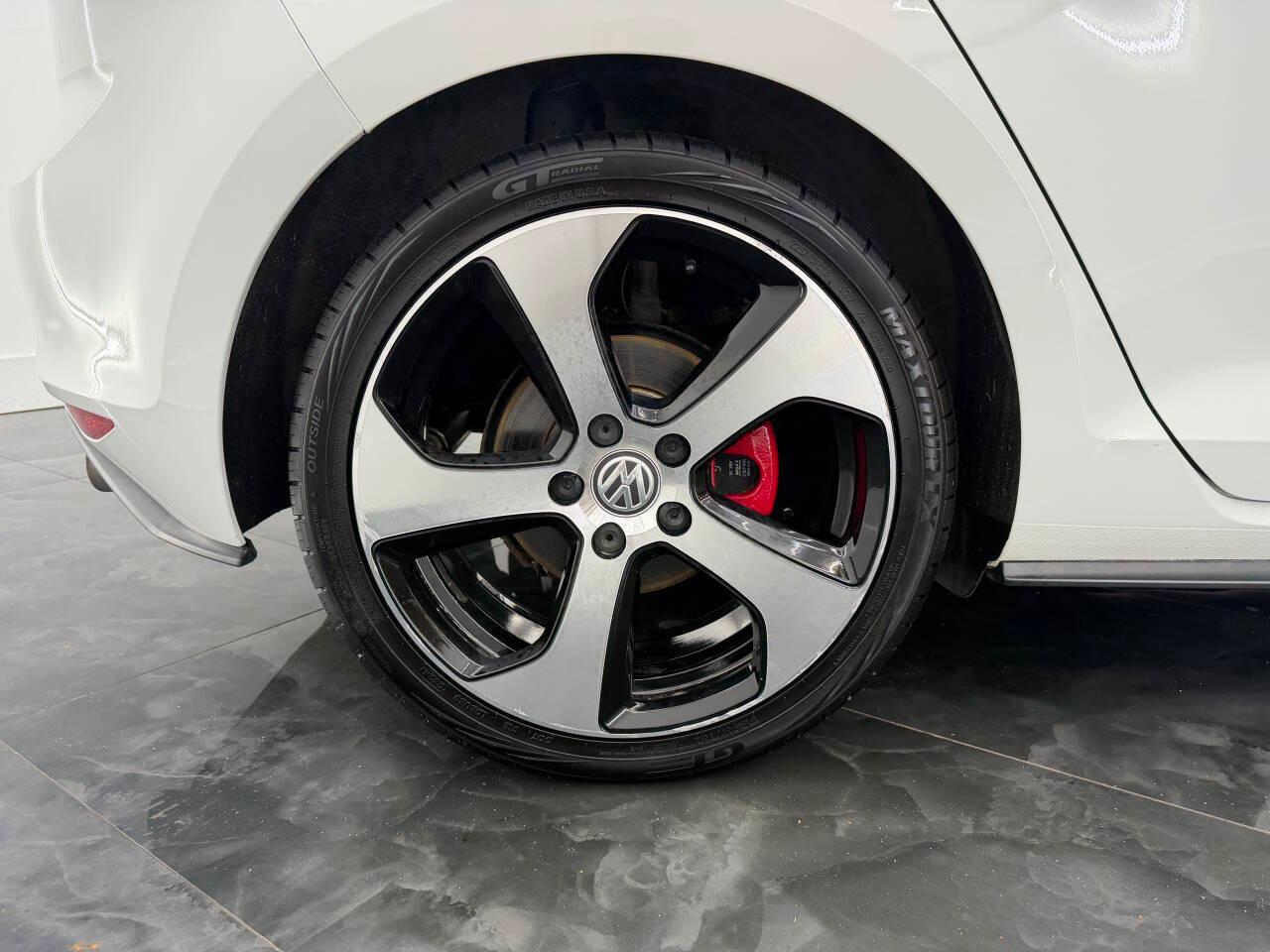 Volkswagen Golf GTI S 6A 4-Door 2017