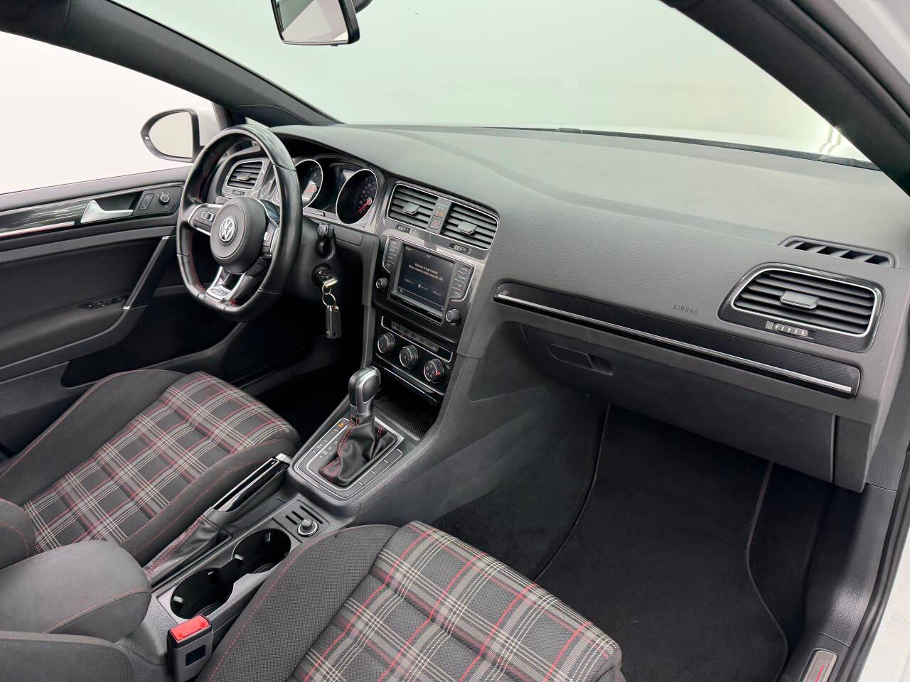 Volkswagen Golf GTI S 6A 4-Door 2017