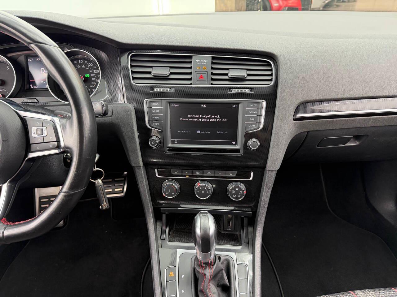 Volkswagen Golf GTI S 6A 4-Door 2017