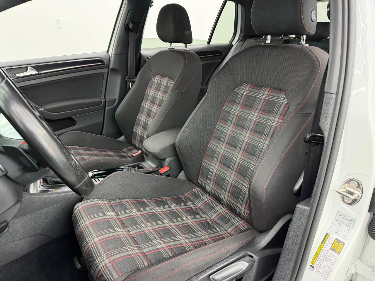 Volkswagen Golf GTI S 6A 4-Door 2017