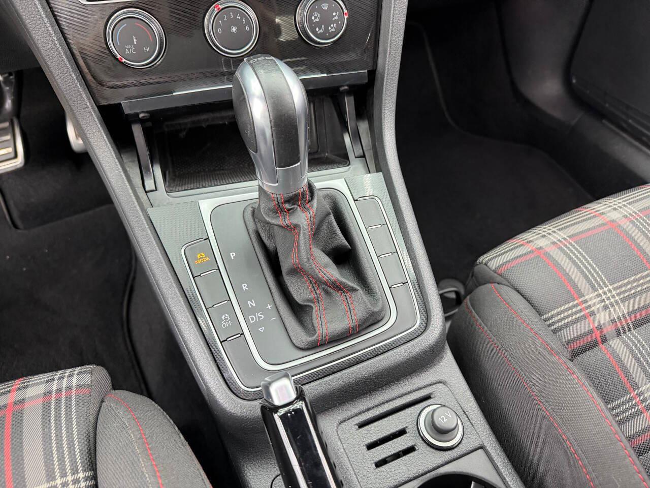 Volkswagen Golf GTI S 6A 4-Door 2017