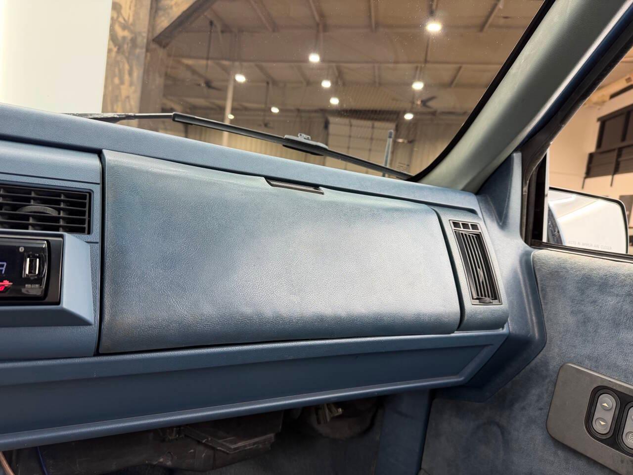 Chevrolet C/K 1500 Reg. Cab W/T 8-ft. bed 2WD 1991