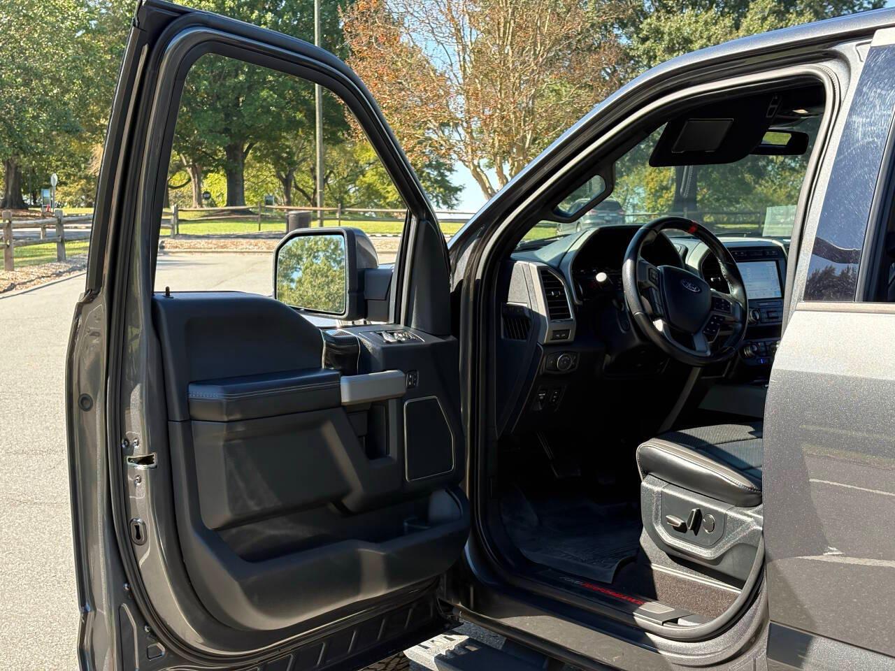 Ford F-150 Raptor SuperCrew 4WD 2019