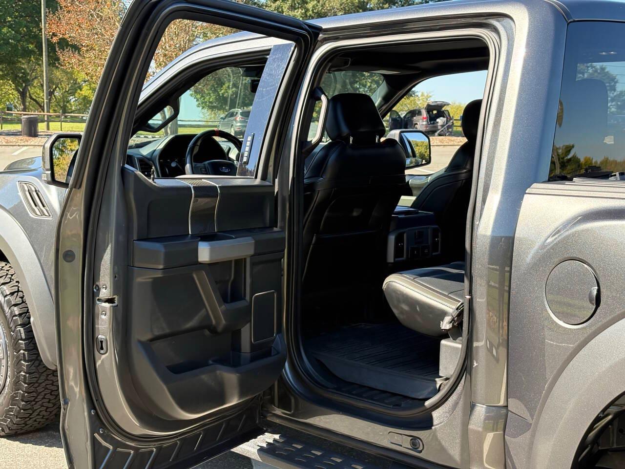 Ford F-150 Raptor SuperCrew 4WD 2019