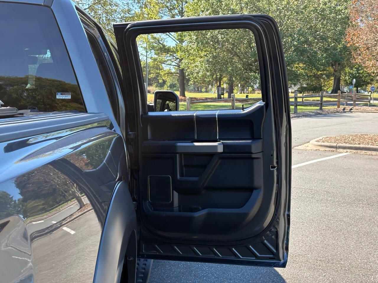 Ford F-150 Raptor SuperCrew 4WD 2019