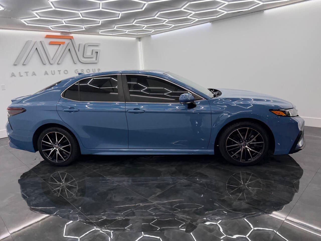 Toyota Camry SE Nightshade Edition 2024