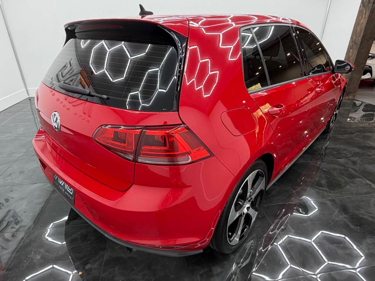 Volkswagen Golf GTI SE 6M 4-Door 2017