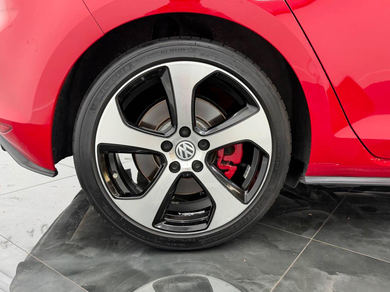 Volkswagen Golf GTI SE 6M 4-Door 2017