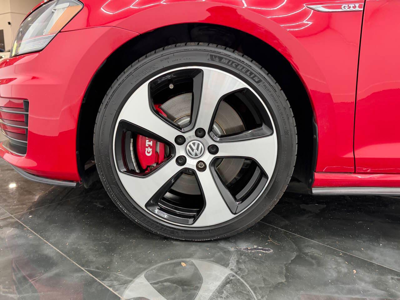 Volkswagen Golf GTI SE 6M 4-Door 2017