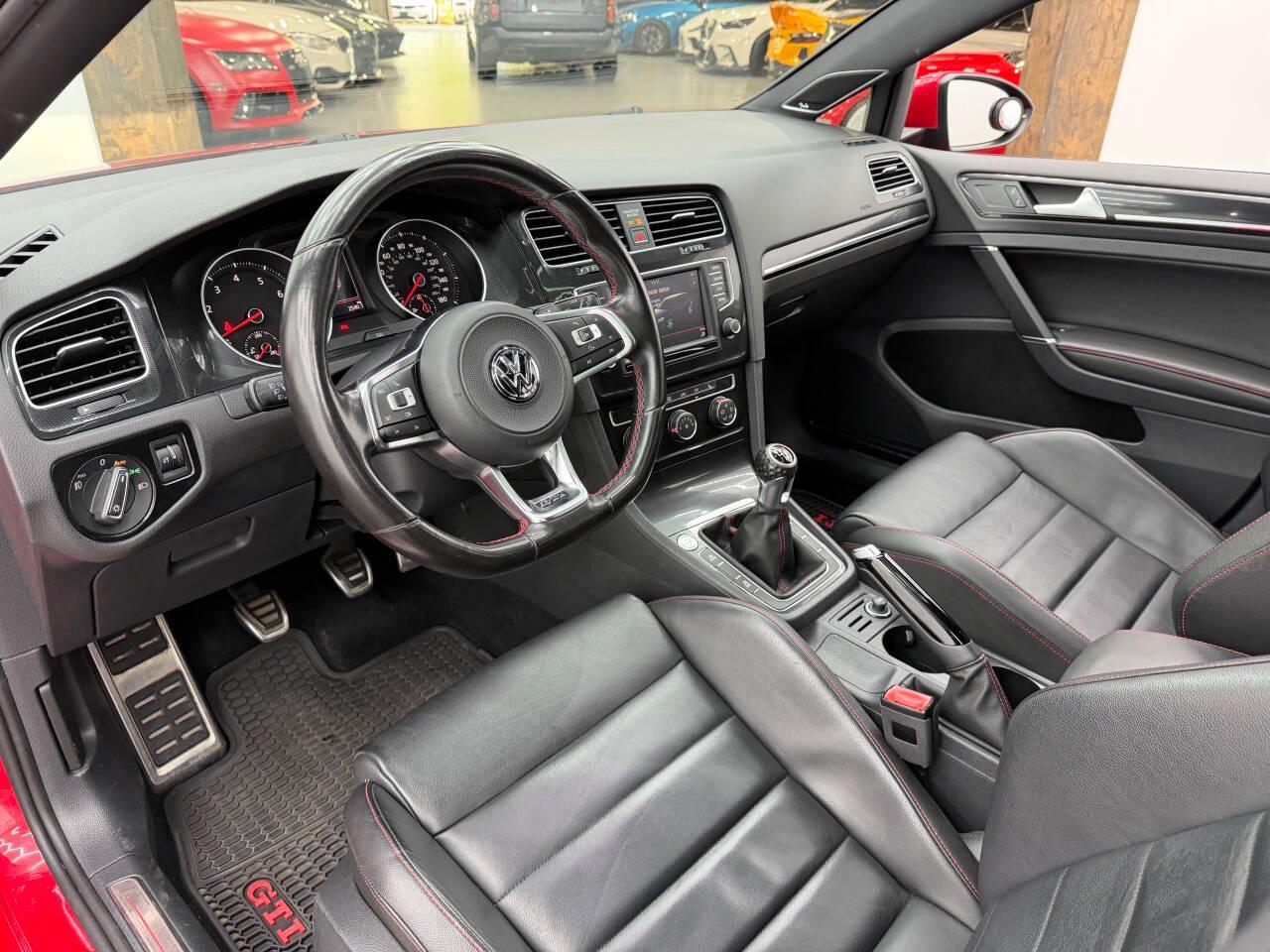 Volkswagen Golf GTI SE 6M 4-Door 2017