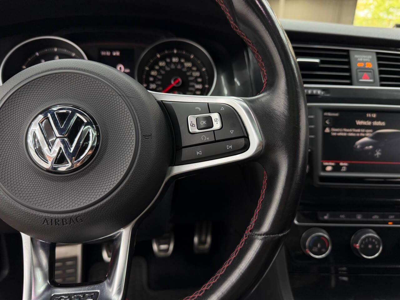 Volkswagen Golf GTI SE 6M 4-Door 2017