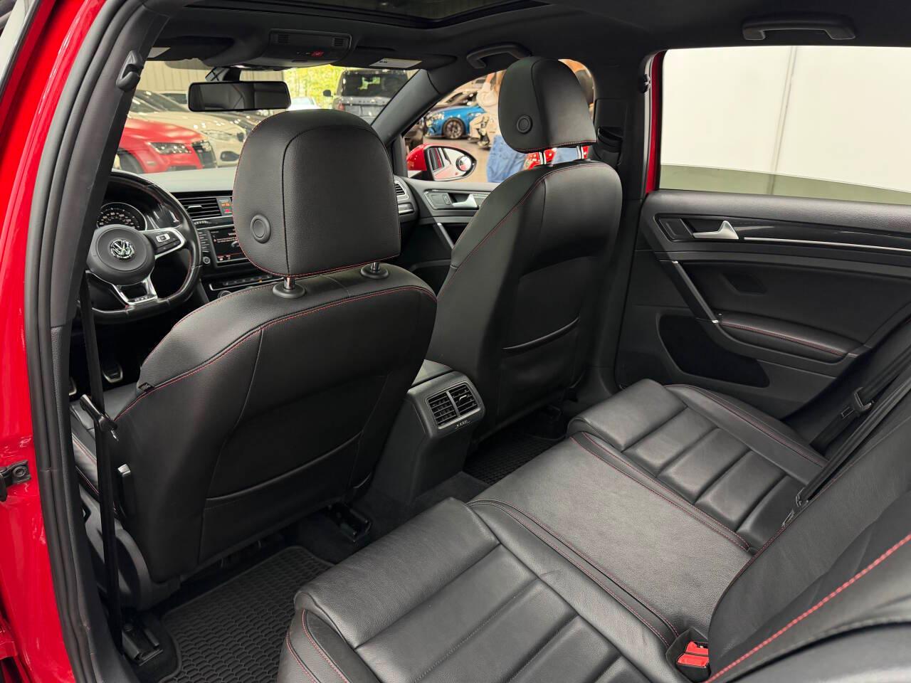 Volkswagen Golf GTI SE 6M 4-Door 2017